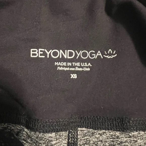 𝅺beyond Yoga Women's Cropped Leggings Size XS - Picture 5 of 8